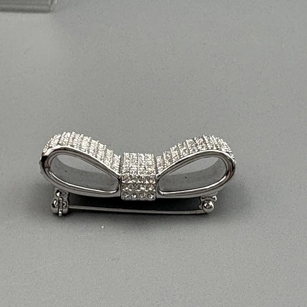 Vintage Swarovski Bow Pin White Gold Plated Crystal Ribbon Brooch 1.5
